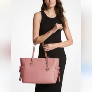 Michael Kors, NWT, Women's, Shoulder Bag, Zipper Closure, Color Pink, Gold